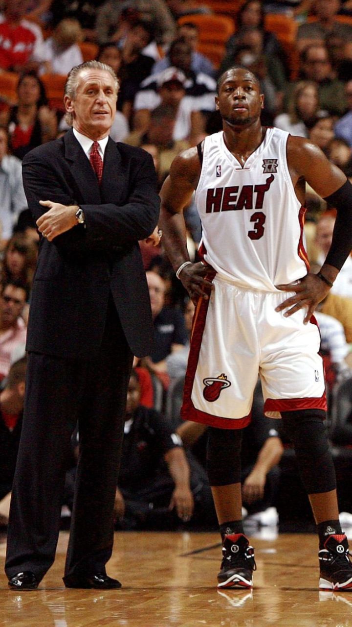 热火球员韦德表现神勇，率队赢得关键胜利