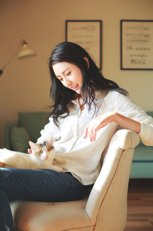 星夜之辉,迪亚斯一锤定音,莱比锡红牛如何淬炼出压倒那不勒斯的利刃?