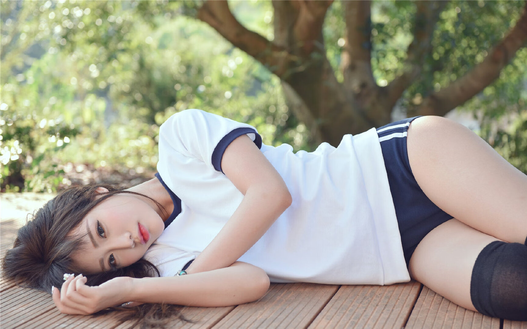 德甲争冠战之夜，当篮球巨星浓眉跨界成为足球胜负手