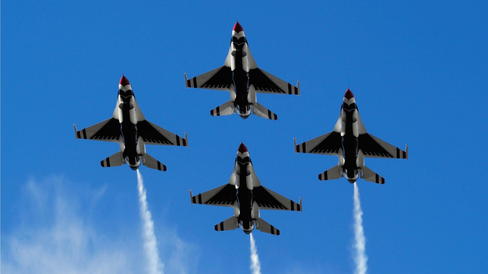 爱游戏体育-横扫麦迪逊的橙色风暴，福克斯狂飙40+导演黄蜂碾压之夜