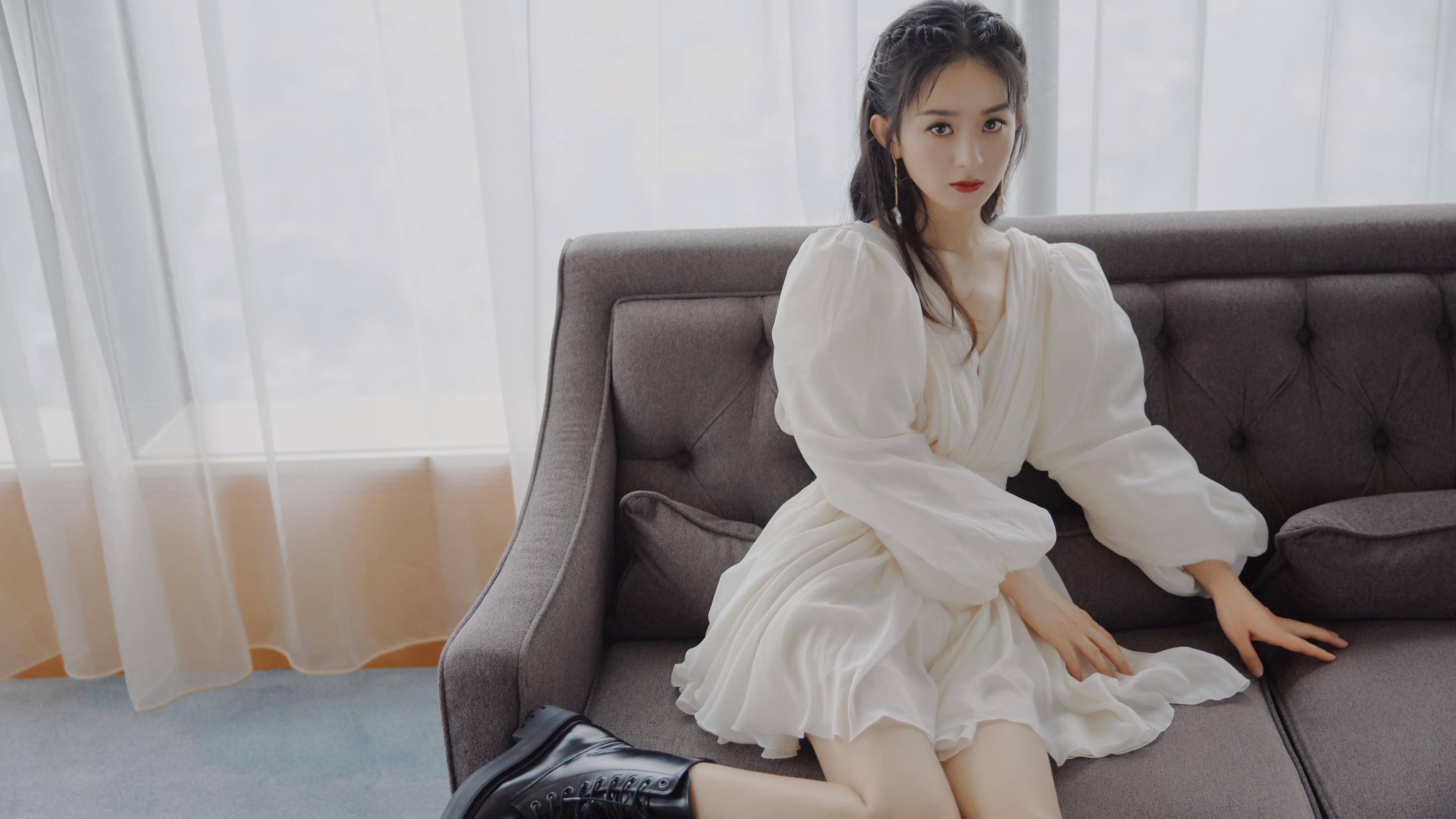 绿茵跨夜见证,苏亚雷斯刷新纪录,莱比锡红牛压哨击败中国球队