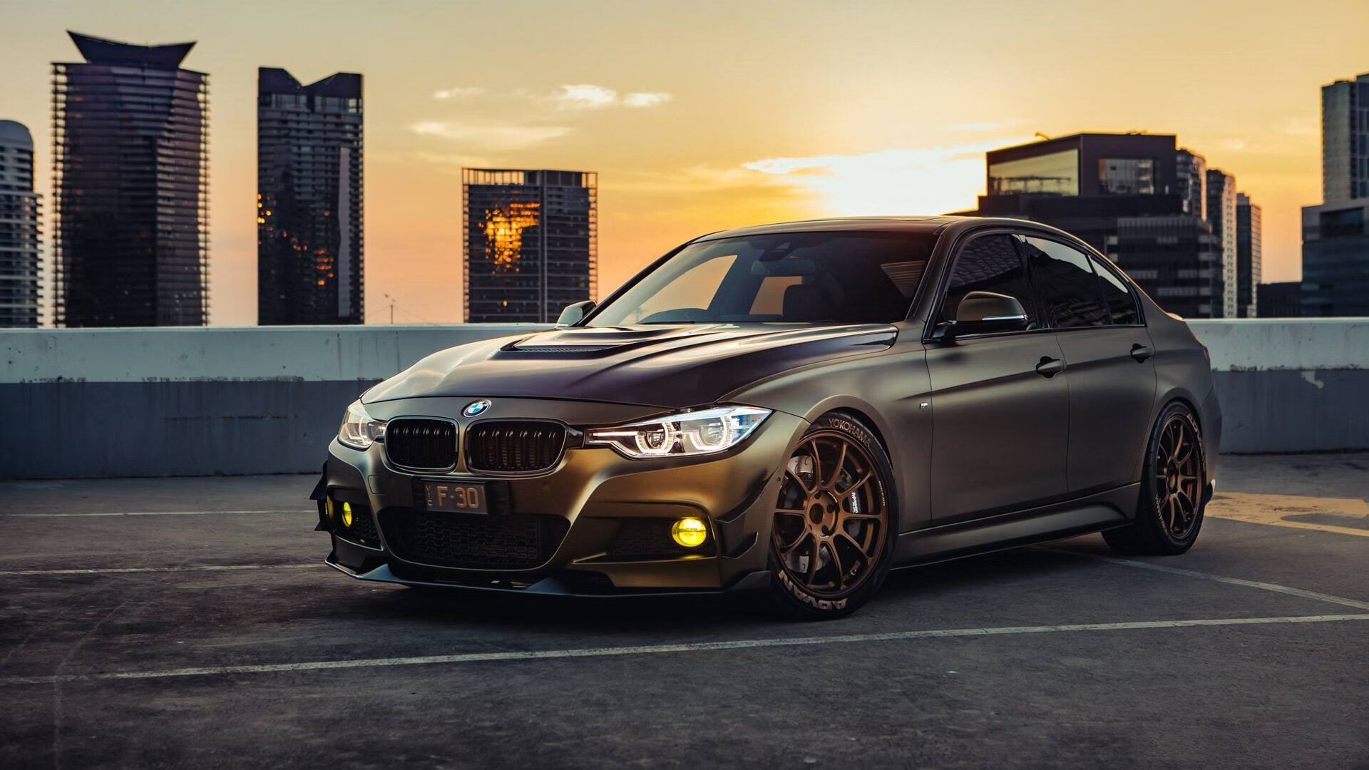 爱游戏娱乐-绿茵巫师降临抢七夜，维尼修斯的手套与终场哨